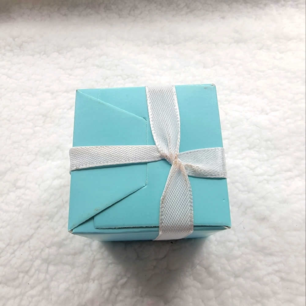 Small Tiffany Co. Inspired Treat Boxes! - Picture 3 of 7